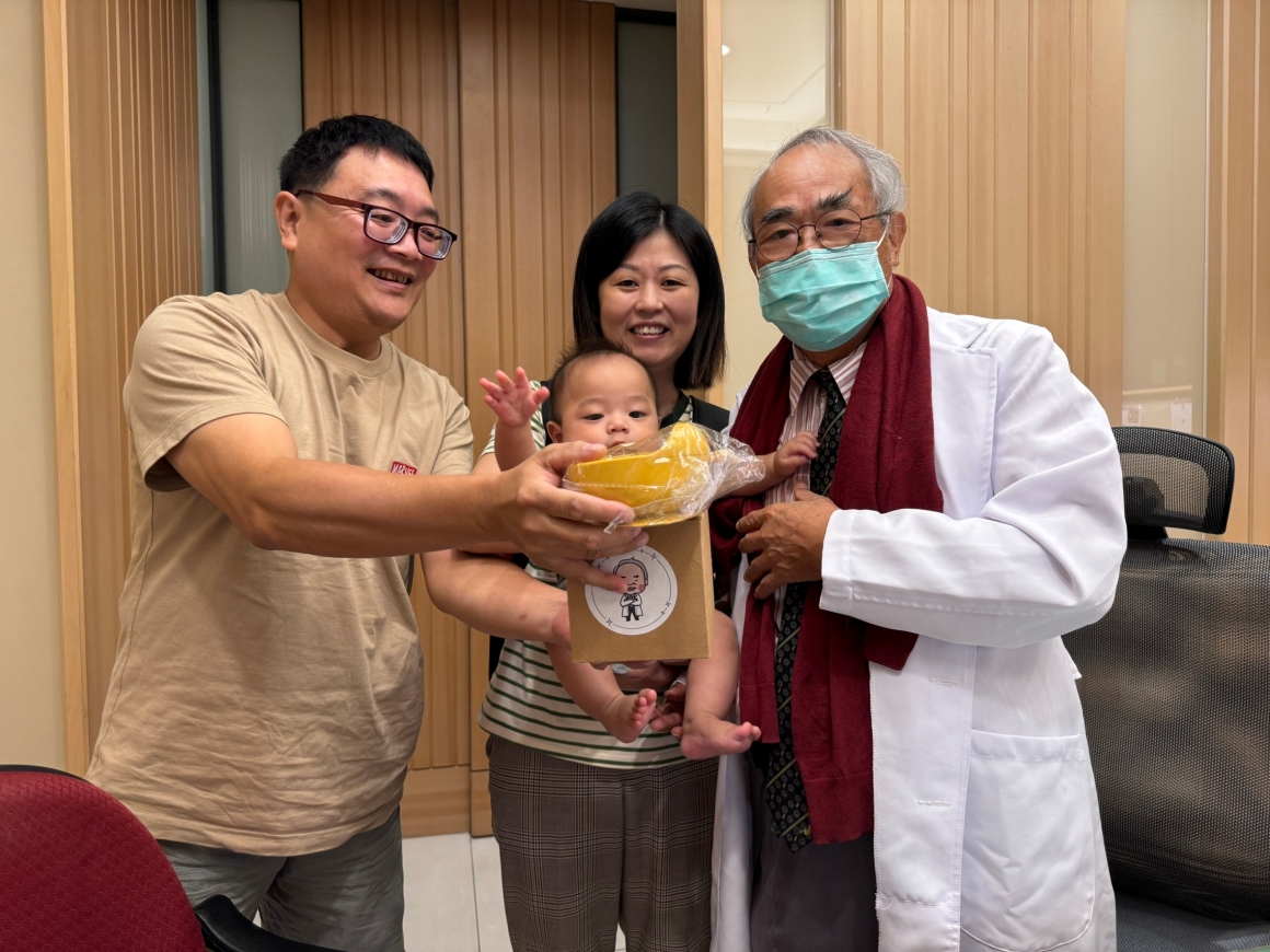 1732591303 突破困境!41歲媽媽迎來試管寶寶
